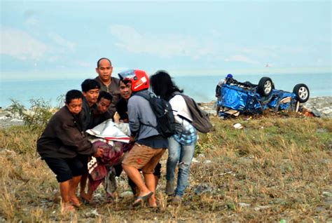 In pictures: Earthquake and tsunami strike Indonesia | CNN