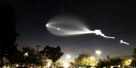 SpaceX Falcon 9 rocket launch creates eerie light show in California ...