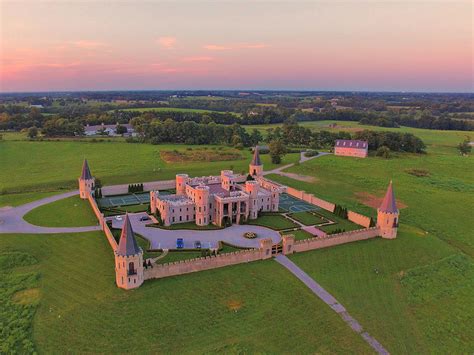 The World’s Most Luxurious Castles You Can Sleep in | Kentucky travel ...