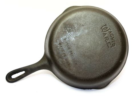 Vintage Wagner Ware 9" Cast Iron Skillet Made in USA Cleaned Seasoned Fry Pan - Cast Iron