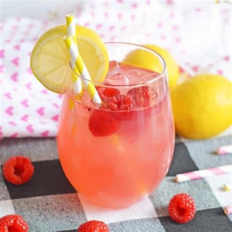 Raspberry Vodka Lemonade Cocktail