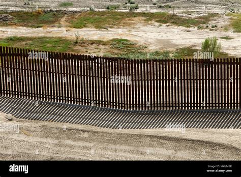 Border fence along the Texas-Mexico border near McAllen, Texas Stock ...