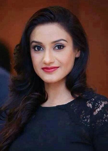 Rati Pandey Wiki, Movies,affairs, Biodata, Contact-info, Family, News, OMG