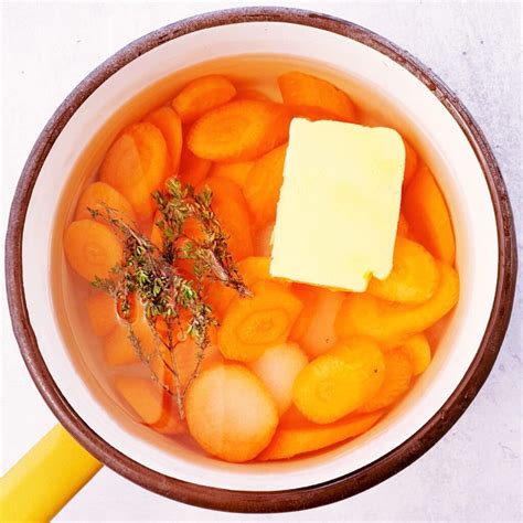 Vichy Carrots with Thyme (Glazed Carrots) – Feast Glorious Feast