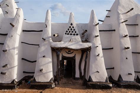 Ghana's Historic Mosques: Larabanga - The Hauns in Africa