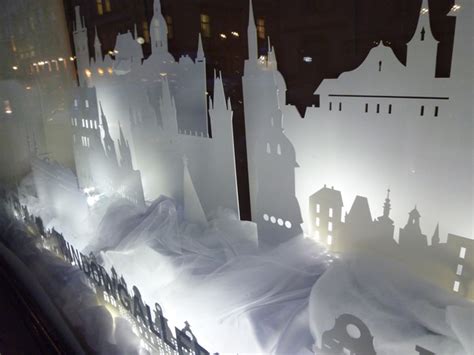 » Interactive christmas window display by Wellen, Prague