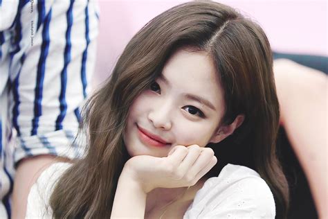 4 reasons why Jennie (BLACKPINK) can slay any makeup style | starbiz.net