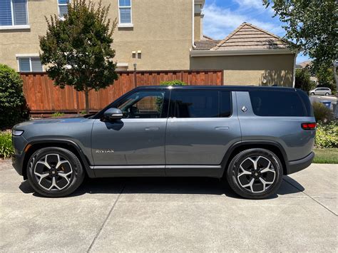 Rivian SUV Owner Shares First Impressions - CleanTechnica