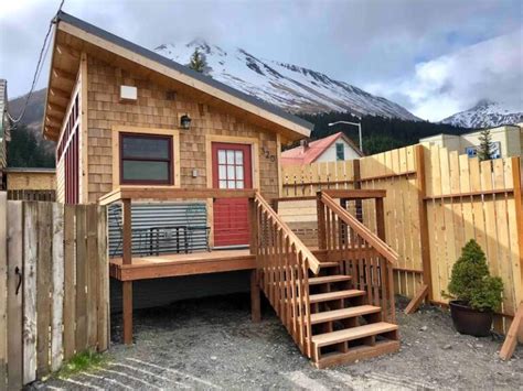 12 Best Airbnbs in Seward, Alaska (+ Oceanview Cabins)