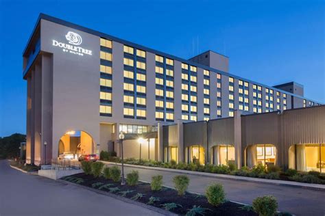 DoubleTree by Hilton Boston North Shore Hotel in Danvers (MA) - Room ...