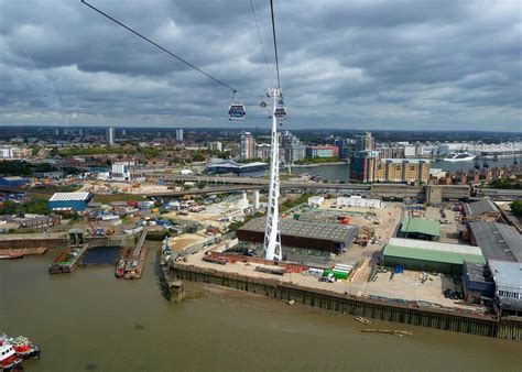 Emirates Cable Car - View back over... © Rob Farrow cc-by-sa/2.0 :: Geograph Britain and Ireland