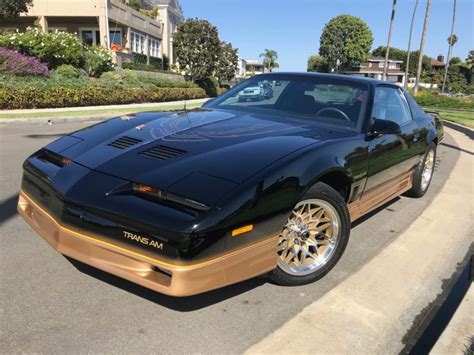 12k-Mile 1985 Pontiac Firebird Trans Am | Carros de luxo, Carros, Rolls ...