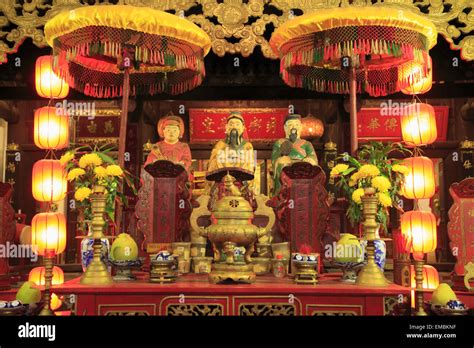 Vietnam, Hoi An, Quan Cong Temple, interior Stock Photo - Alamy