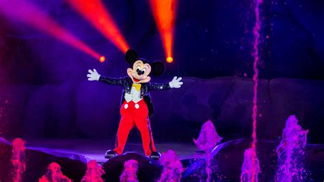 Fantasmic Disney World 2024 - Diena Florrie