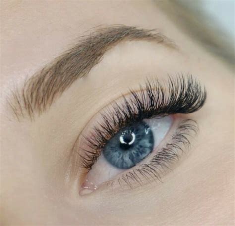 Pin by Angelina Rodriguez on Eyelashes | Eyelash extensions, Eyelashes ...