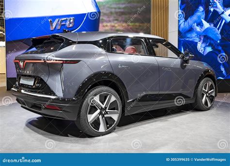 Vinfast VF7 Electric Compact Crossover SUV Car Showcased at the Paris ...