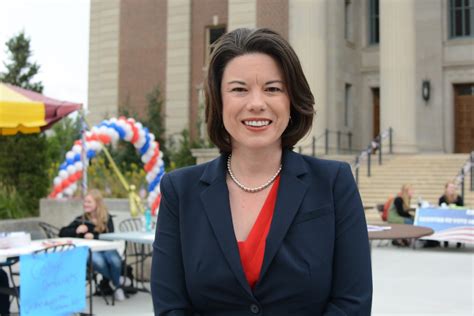 DFL congressional candidate Angie Craig emphasizes jobs, education at Voterpalooza – The ...