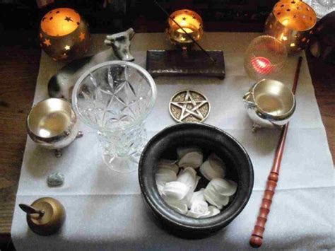 The 25+ best Wiccan Altar ideas on Pinterest