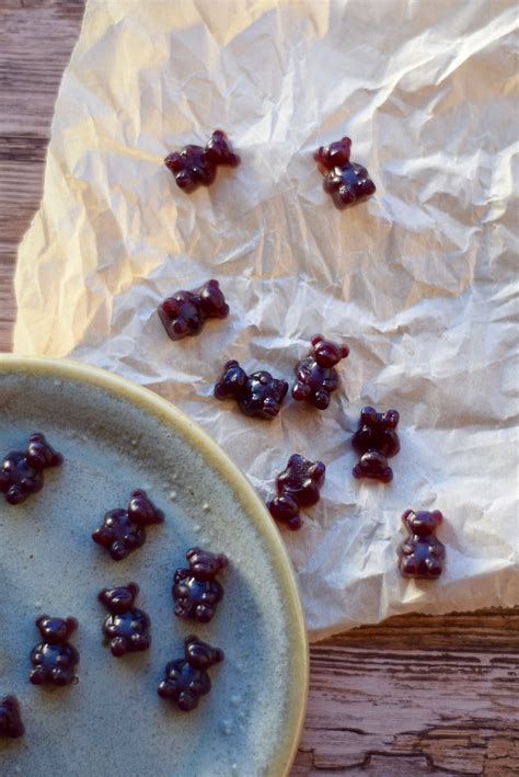 Quick + Easy Vegan Cannabis Gummies with Fruit Juice and Agar | Wake + Bake