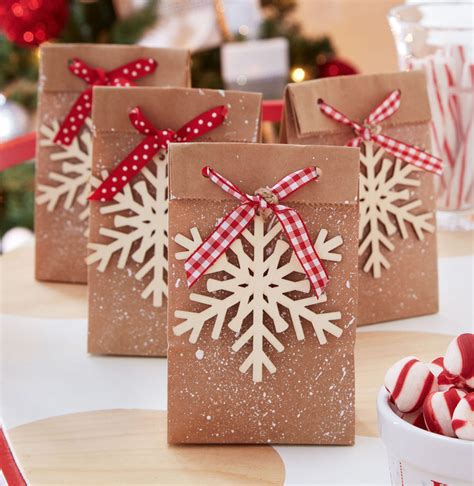 DIY Christmas treat bags, favor bags or advent calendar | Regalos navideños, Bolsas de regalos ...