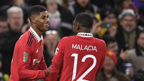 Rashford helps Man Utd to 2-0 win