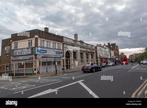 Brentford high street hi-res stock photography and images - Alamy