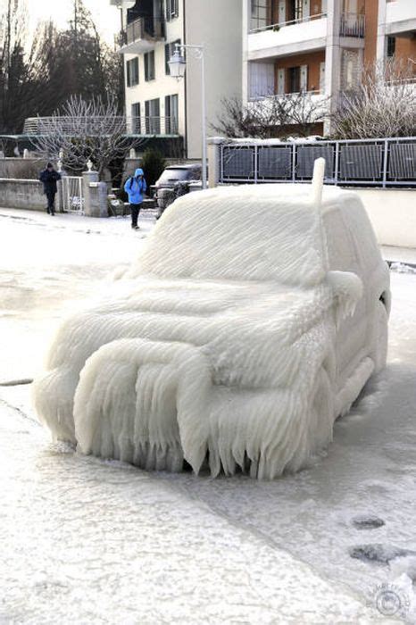 You Can't Deny The Beauty Of These Frozen Cars (50 pics)