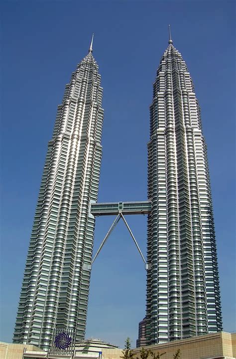 Architectural Glass for Petronas Towers Viracon | Pelli Clarke Pelli ...