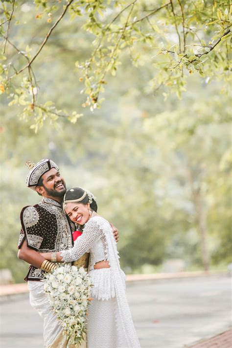 Kandyan Couple | Bride, Sri lankan bride, Wedding