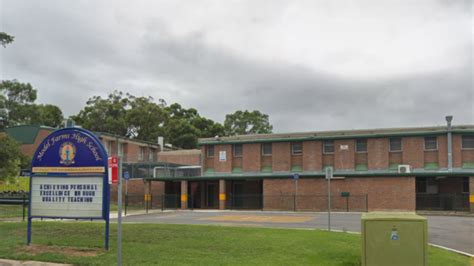 Baulkham Hills high school Model Farms evacuated after suspicious device found | 7NEWS.com.au