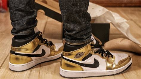 Air Jordan 1 Mid Se Metallic Gold Mens - Karl Ward