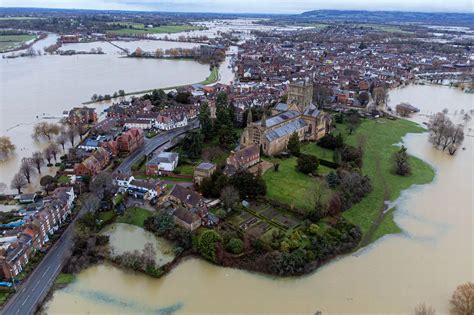 Latest aerial pictures of Tewkesbury flooding - Gloucestershire Live