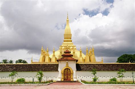 Pha That Luang by Megan Ahrens