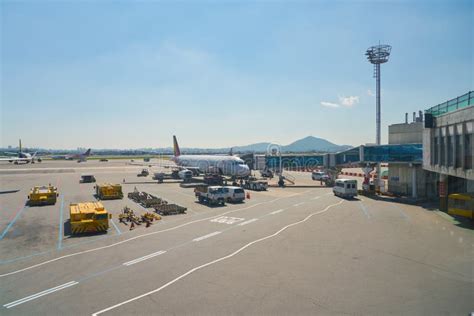 Gimpo Airport editorial stock image. Image of korean - 105101314