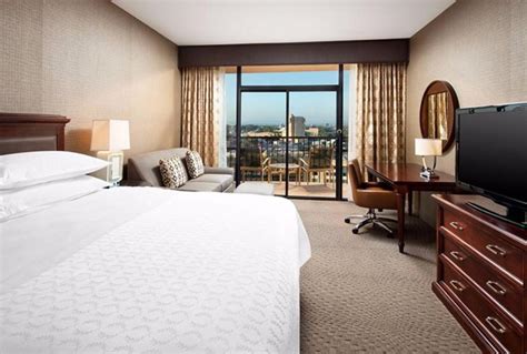 Best Price on Sheraton Park Hotel at the Anaheim Resort in Los Angeles (CA) + Reviews