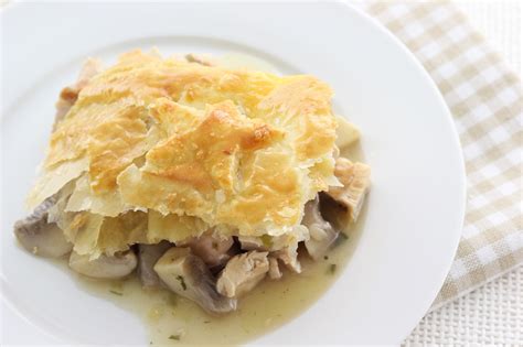 How to Make Chicken and Mushroom Pie: 9 Steps (with Pictures)