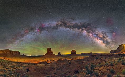 APOD: 2017 July 26 - The Milky Way over Monument Valley