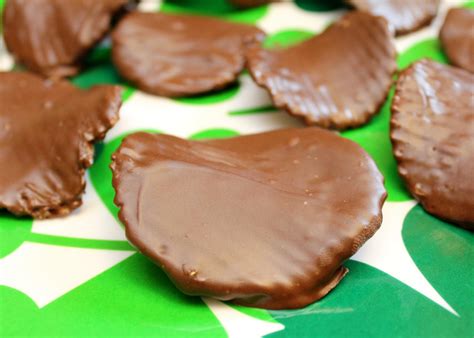 Chocolate Covered Potato Chips - Recipe Snobs