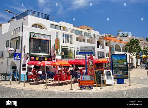 Beachfront cafe, Praia de Carvoeiro, Carvoeiro, Lago Municipality Stock Photo: 36968051 - Alamy