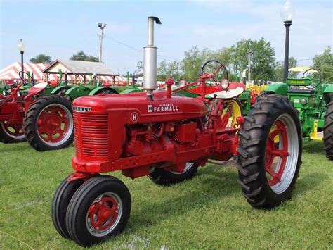 TractorData.com Farmall H tractor photos information