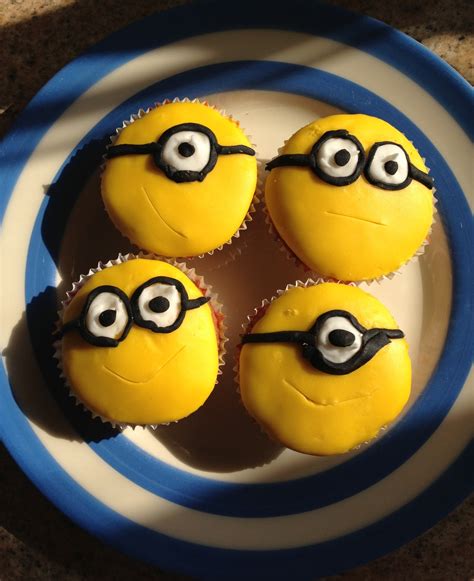 Minions cupcakes