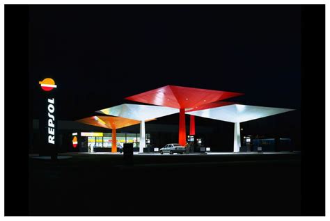 modern_architecture_gas_station_repsol_spain_5 Norman Foster, Futuristic Architecture ...