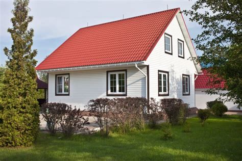 13 Colors to Paint a House With Red Roof (With Images)