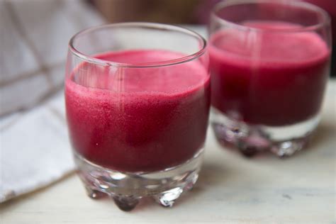 Beetroot Carrot Tomato & Ginger Juice Recipe by Archana's Kitchen