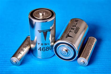 Tesla 2170 and 4680 Battery Cell Comparison Basics, St. Petersburg ...