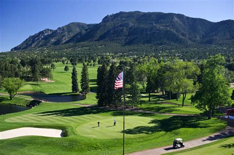 The Broadmoor — Luxury Golfing at the Grande Dame of the Rockies - Golf ...