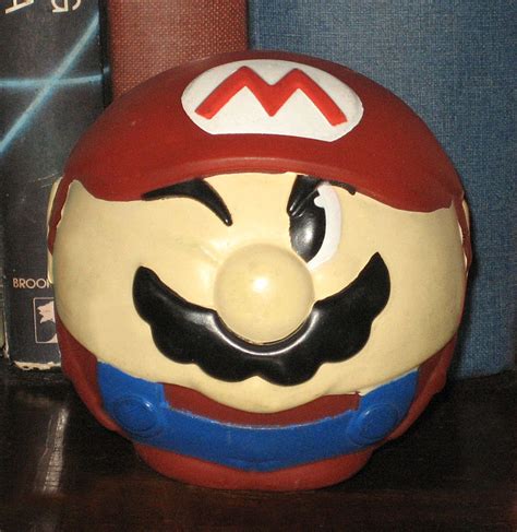 Percy's Fast Food Toy Stories : Super Mario Ball - McD