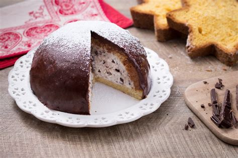 Zuccotto di pandoro (Christmas sponge cake dessert) - Italian recipes by GialloZafferano