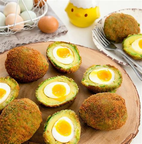 Crispy Eggs in Avocados - Kirbie's Cravings