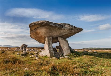 Bakrunner : Kilclooney Dolmen, Donegal, Irland, forhistorisk, dolmen, bergarter, himmel, gress ...